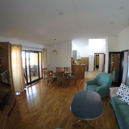 Apartman Koralj Apartment พูลา ภายนอก รูปภาพ