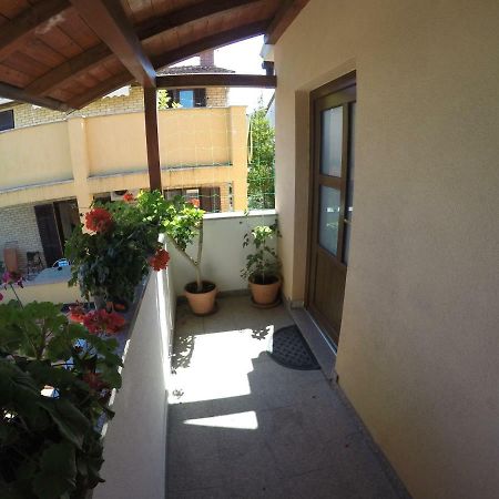 Apartman Koralj Apartment พูลา ภายนอก รูปภาพ