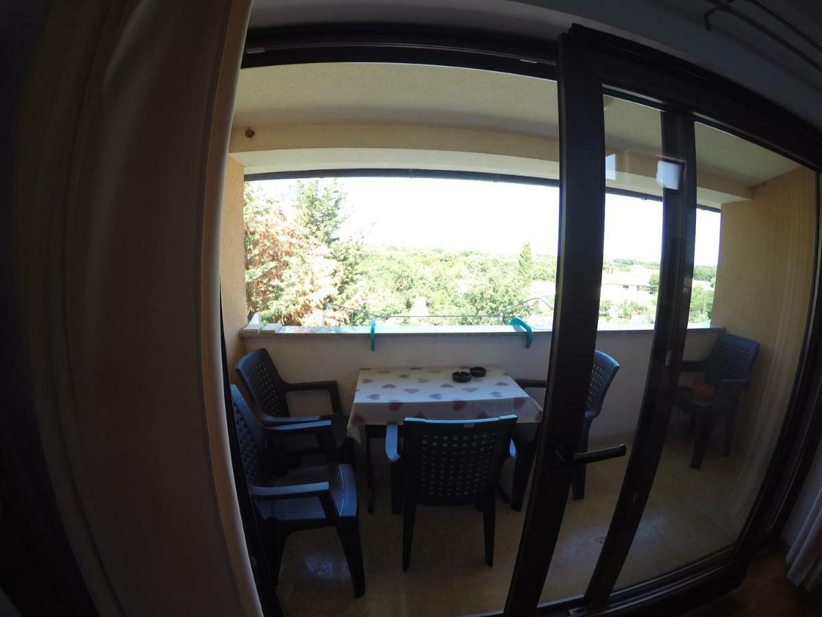 Apartman Koralj Apartment พูลา ภายนอก รูปภาพ